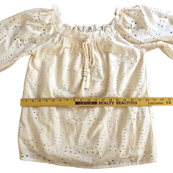 Chelsea & Theodore Eyelet Peasant Blouse Womens Size M Cream On/Off Shoulder - Picture 12 of 15
